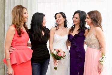 mua Nady with bride and bridesmaids